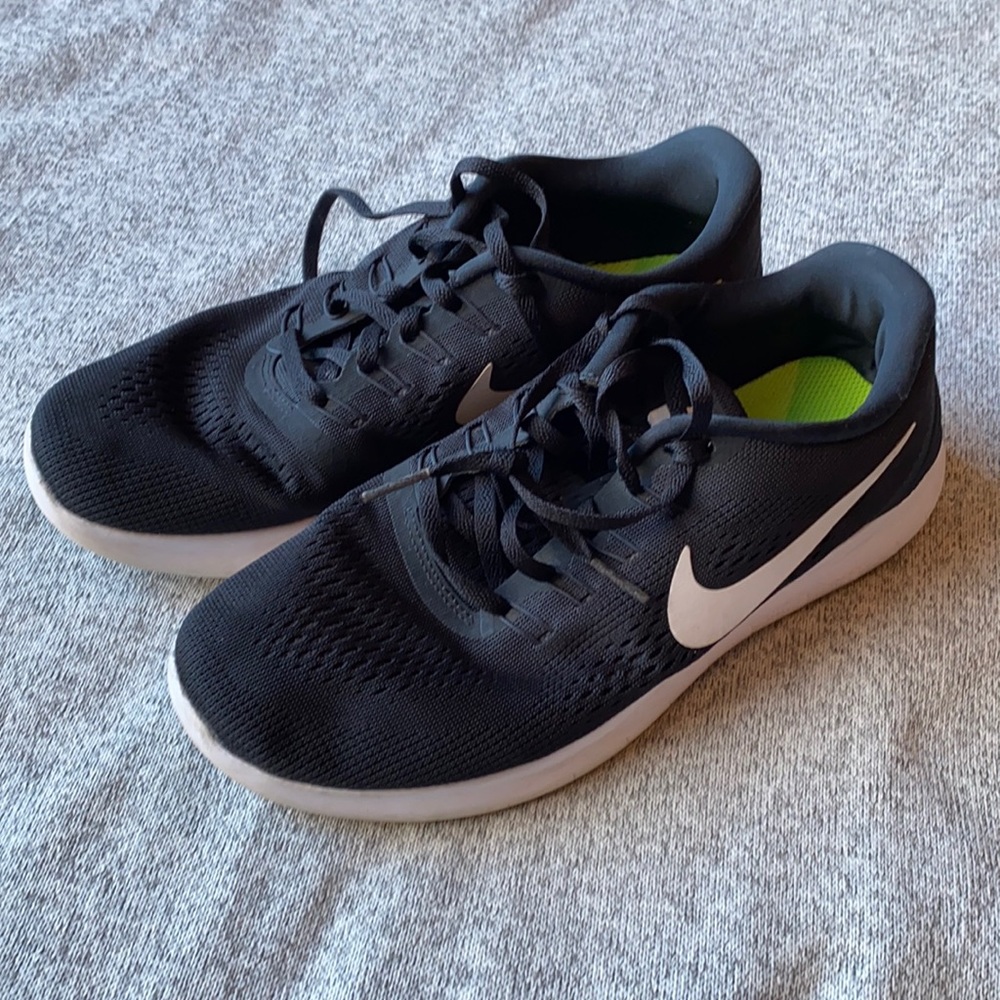 Nike Free Runs